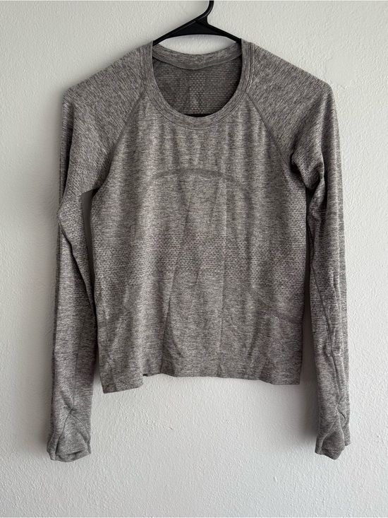 lululemon athletica Tops - Lululemon Swiftly Tech Gray Long-Sleeve Top - Size 4
